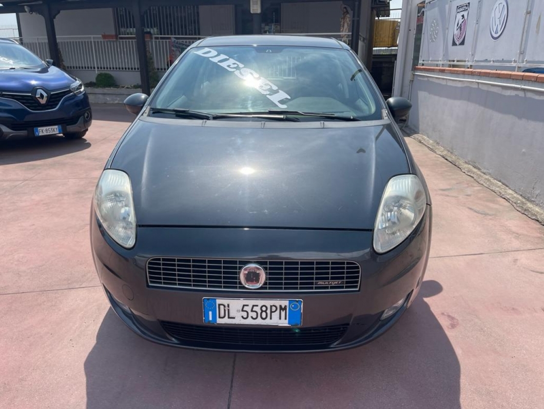 FIAT GRANDE ..